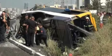 Aksidenti i rëndë në autostradën Tiranë-Durrës, dy të vdekur në autobusin me pasagjerë