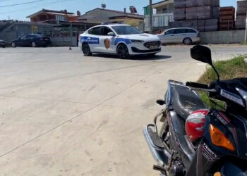 Aksident i rëndë në rrugën nacionale Çermë-Divjakë, motori përplas për vdekje të moshuarën (Emri)