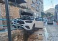 Aksident i rëndë në Sarandë, shoferi humb kontrollin e automjetit dhe përplaset me barrierën mbrojtëse
