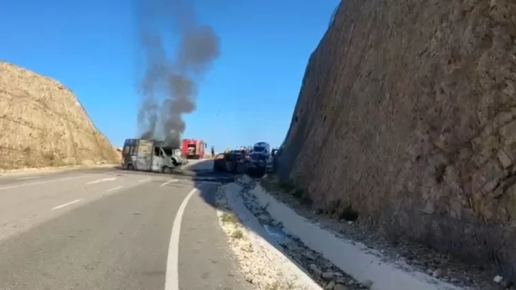 Aksident fatal në Vlorë/ Tre automjete përplasen me njëra-tjetrën, humb jetën një 40-vjeçar dhe plagosen tre të tjerë