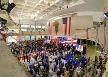 Ambasada Amerikane feston 250-vjetorin e Pavarësisë! Mungon ftesa për Berishën, por jo për Salianjin