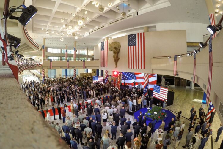 Ambasada Amerikane feston 250-vjetorin e Pavarësisë! Mungon ftesa për Berishën, por jo për Salianjin