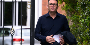 Kush është Andy Burnham, kandidati që pritet të pasojë Starmer në krye te Britanisë