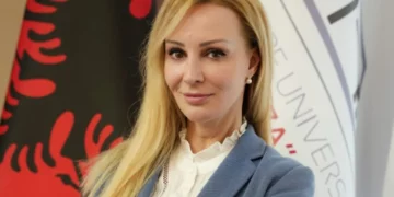 Ikën drejtoresha e QSUT-së, Anxhela Paparizo: Krijuam një linjë për denoncimin e korrupsionit…