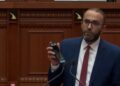 Bardhi- Ballës: Të kanë hedhur në kosh protestuesit, kërkoju falje veteranëve të UÇK-së