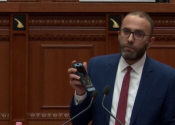 Bardhi- Ballës: Të kanë hedhur në kosh protestuesit, kërkoju falje veteranëve të UÇK-së