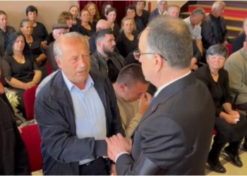 Homazhe për policin/ Familjarët i kthehen presidentit Begaj: E keni lënë vendin në duart e kriminelëve