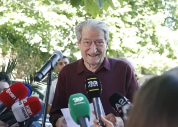 Takimi i Arubës/ Berisha denoncon: Spanjollët sollën dosjen e plotë, Dumani nxori emrat e biznesmenëve e jo të qeveritarëve