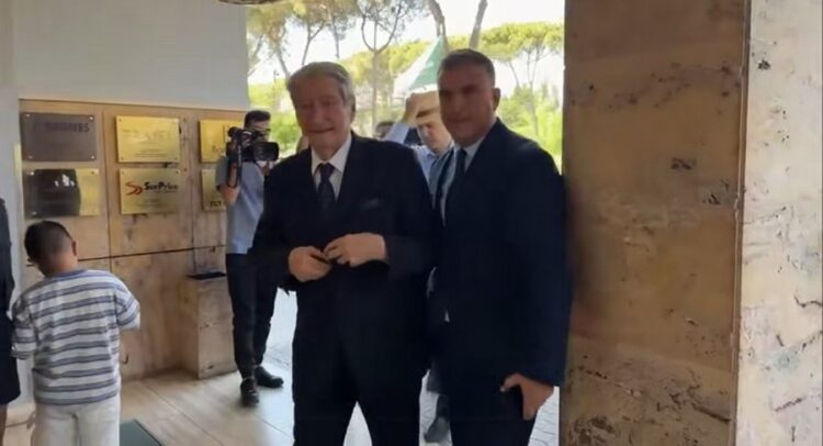 Berisha: Ilir Meta po mbahet në burg nga Edi Rama, bastardi i egërsirave dhe i xhelatëve komunistë