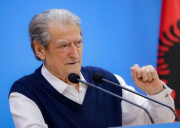 Udhëtimet luksoze/ Berisha-Ramës: Mashtrues ordiner, hajde të hetojmë mbi 140 fluturimet me charter