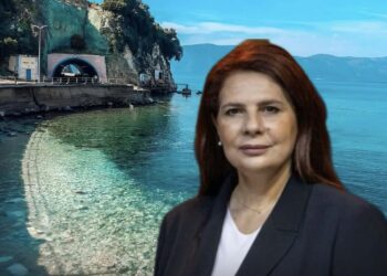 Brunilda premtoi çadra me 700 lekë në Vlorë, pushuesit ankohen se po paguajnë shumëfishin