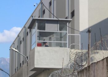 Ndërrojnë jetë njëri pas tjetrit dy oficerë policie të burgut 313, detajet e para