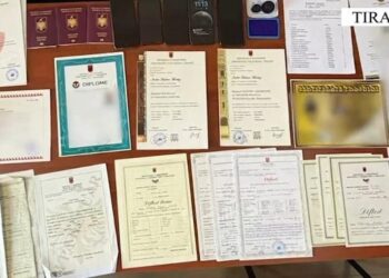 5 mijë euro një diplomë! Zbulohet laboratori që falsifikonte dokumente në Durrës; në pranga babë e bir