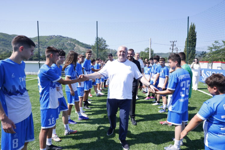 Presidenti Duka inauguron fushën e re në Picallë: Investim për fëmijët, të rinjtë dhe të ardhmen e futbollit