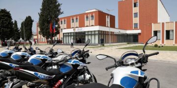 Kërcënime dhe ofendime ndaj një zyrtareje/ Pezullohet drejtori i policisë së Shkodrës, AMP nis hetimin
