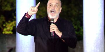 Rama në Fier: “Pse Vlora nuk del në protestë?”