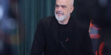 Zvërneci/ ‘Betohet’ Rama: Nuk ka asnjë shans që investimi të ndalojë sa kohë unë të jem këtu