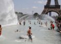 Temperaturat drejt 40°C, Franca përballet me një valë të re të nxehti