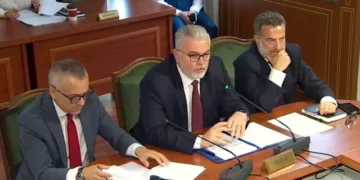 Ministri Gogu prezanton projektligjin për amnistinë: 380 të dënuar përfitojnë lirim të menjëhershëm, 900 ulje dënimi