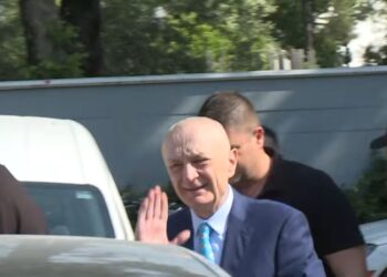 Ilir Meta lë sërish qelinë! Pret ngushëllime për ndarjen nga jeta të babait,  takohet edhe me Sali Berishën