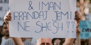 Protestat kundër qeverisë/ Imami xhamisë së Durrësit: Udhëheqësi që mashtron qytetarët nuk shkon në Xhenet