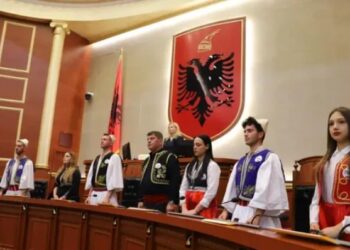 “Dinjiteti nuk negociohet”, gjenocidi ndaj Çamëve përkujtohet në Parlament