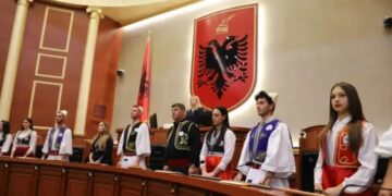 “Dinjiteti nuk negociohet”, gjenocidi ndaj Çamëve përkujtohet në Parlament