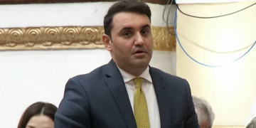 Këlliçi: Një padrejtësi e madhe u zhbë, tani pritet slogan i ri! Rama në burg, Berisha në Uashington