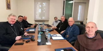 Kisha katolike: Pakënaqësia qytetare nuk mund të injorohet, zëri i protestuesve duhet të dëgjohet