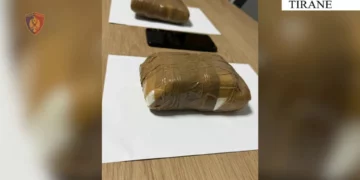 Furnizonte me kokainë zona të ndryshme të kryeqytetit, pranga 44-vjeçarit (Emri)