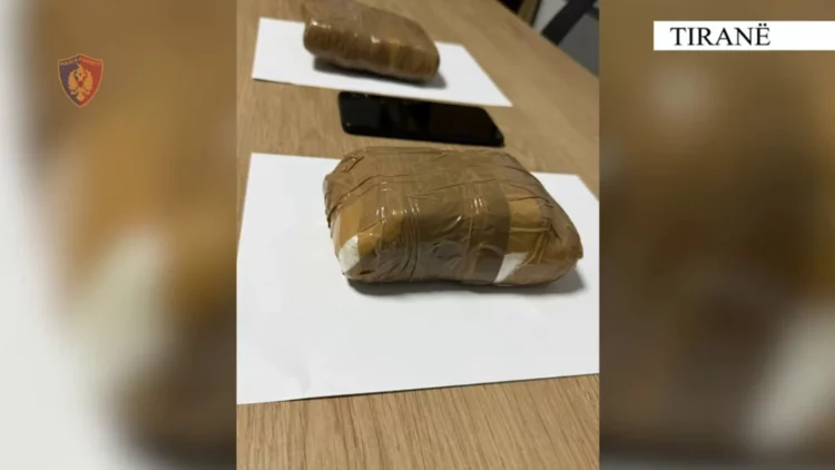 Furnizonte me kokainë zona të ndryshme të kryeqytetit, pranga 44-vjeçarit (Emri)