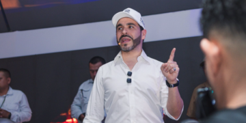 Kolumbi/ De La Espriella fiton zgjedhjet presidenciale, e majta bie nga pushteti