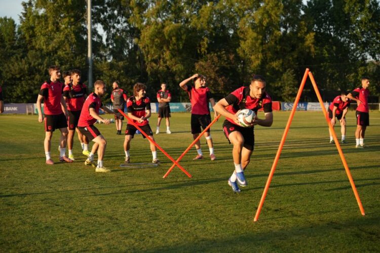 Miqësoret e qershorit ndaj Sllovenisë dhe Italisë, Kombëtarja U-21 vijon përgatitjet në Durrës