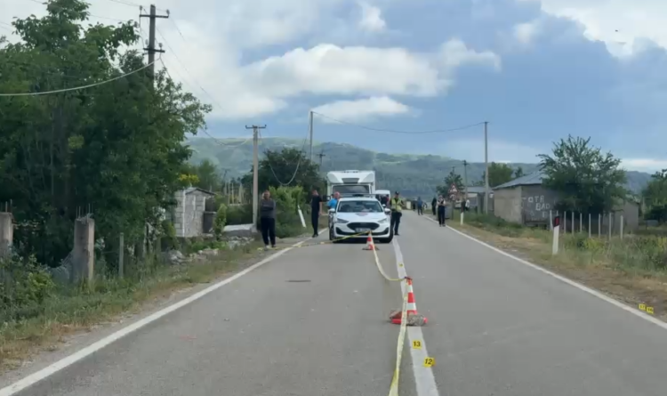 Aksident fatal në aksin Korçë-Ersekë, makina përplas për vdekje një fëmijë