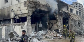 Sulmet e reja izraelite vrasin 8 persona në Liban pavarësisht armëpushimit, përfshirë dhe fëmijë