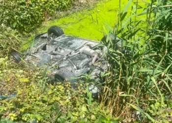 Provimi i parë i Maturës Shtetërore, maturantët në Peqin u përjashtuan pasi futën fshehurazi celularë