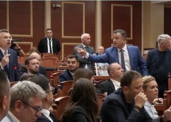 Tensione në Kuvend, Noka ‘sulmon’ Ballën: Në të s*mës do shkosh edhe ti o vrasës dhe trafikant