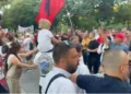 “Rama n’burg, Berisha n’burg”/ Tensione te selia e PD-së, përplasje mes protestuesve dhe demokratëve