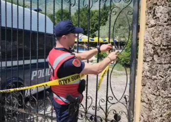 Mbytja e 15-vjeçarit në një pishinë në Gjirokastër, i mituri bëri me shenjë për ta nxjerrë nga uji, por askush nuk i dha ndihmën e parë