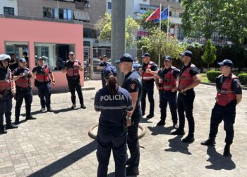 Përplasje fizike në GJKKO! Të pandehurit për vrasjen e Renis Dobrës konfliktohen brenda kafazit të xhamit