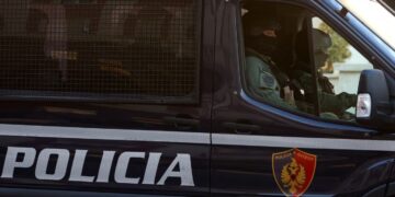 Të shtëna me armë zjarri gjatë një operacioni, vritet një efektiv policie dhe plagoset një tjetër