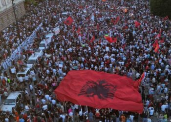 Sot protesta e 24, qytetarët kërkojnë dorëheqjen e panegociueshme të kryeministrit Rama: Do qëndrojmë deri në rrëzim