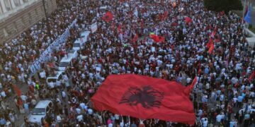 Sot protesta e 24, qytetarët kërkojnë dorëheqjen e panegociueshme të kryeministrit Rama: Do qëndrojmë deri në rrëzim