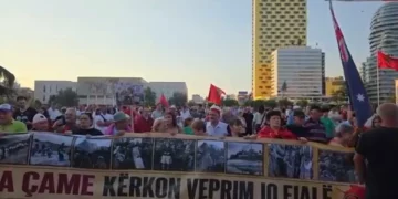 Protesta përpara Kryeministrisë, procedohen penalisht 31 persona