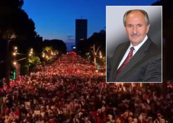 Elez Biberaj: Zgjimi qytetar në Shqipëri ka thyer magjinë e pathyeshmërisë që rrethonte sundimin e Ramës