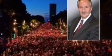 Elez Biberaj: Zgjimi qytetar në Shqipëri ka thyer magjinë e pathyeshmërisë që rrethonte sundimin e Ramës