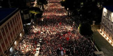 Sot dita e 12 e protestës: Në Shqipëri lindëm dhe për Shqipërinë vdesim! Kurrë nuk e falim, kurrë nuk e shesim