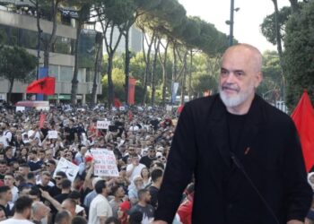 Protestat për Zvërnecin, Rama bën’ të fortin’ me qytetarët: Shqipëria do bëhet siç them unë, jo siç bërtisni ju