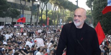 Protestat për Zvërnecin, Rama bën’ të fortin’ me qytetarët: Shqipëria do bëhet siç them unë, jo siç bërtisni ju