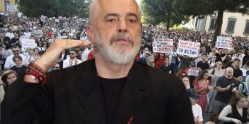 Rama shpërthen ndaj protestuesve: Çeta kinse shqiponjash si të Gjermanisë naziste, çakej të Agimit të Artë